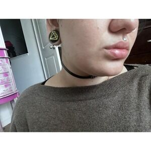Black‎ T Choker